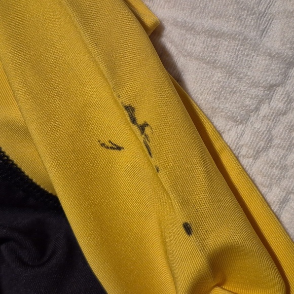 Louis Garneau men's size Medium black & yellow cycling shorts, marks on leg GUC - Picture 8 of 8